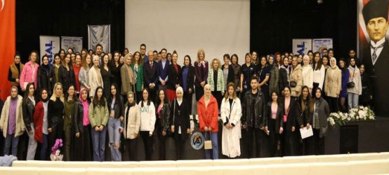Özel İmperial Hastanesi ve Avrasya Üniversitesi işbirliği ile "Hemşireler : Geleceğimiz" temalı Dünya Hemşireler Günü etkinliği gerçekleştirildi.
