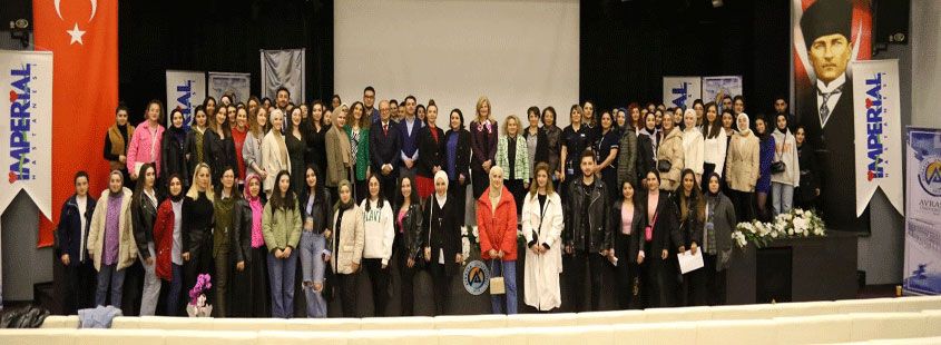 Özel İmperial Hastanesi ve Avrasya Üniversitesi işbirliği ile "Hemşireler : Geleceğimiz" temalı Dünya Hemşireler Günü etkinliği gerçekleştirildi.
